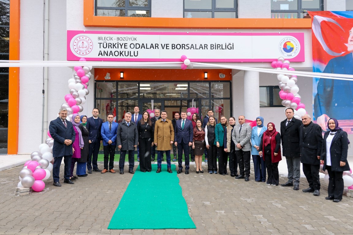 VALİ ŞEFİK AYGÖL, TOBB ANAOKULU’NDA MİNİK ÖĞRENCİLERLE BULUŞTU